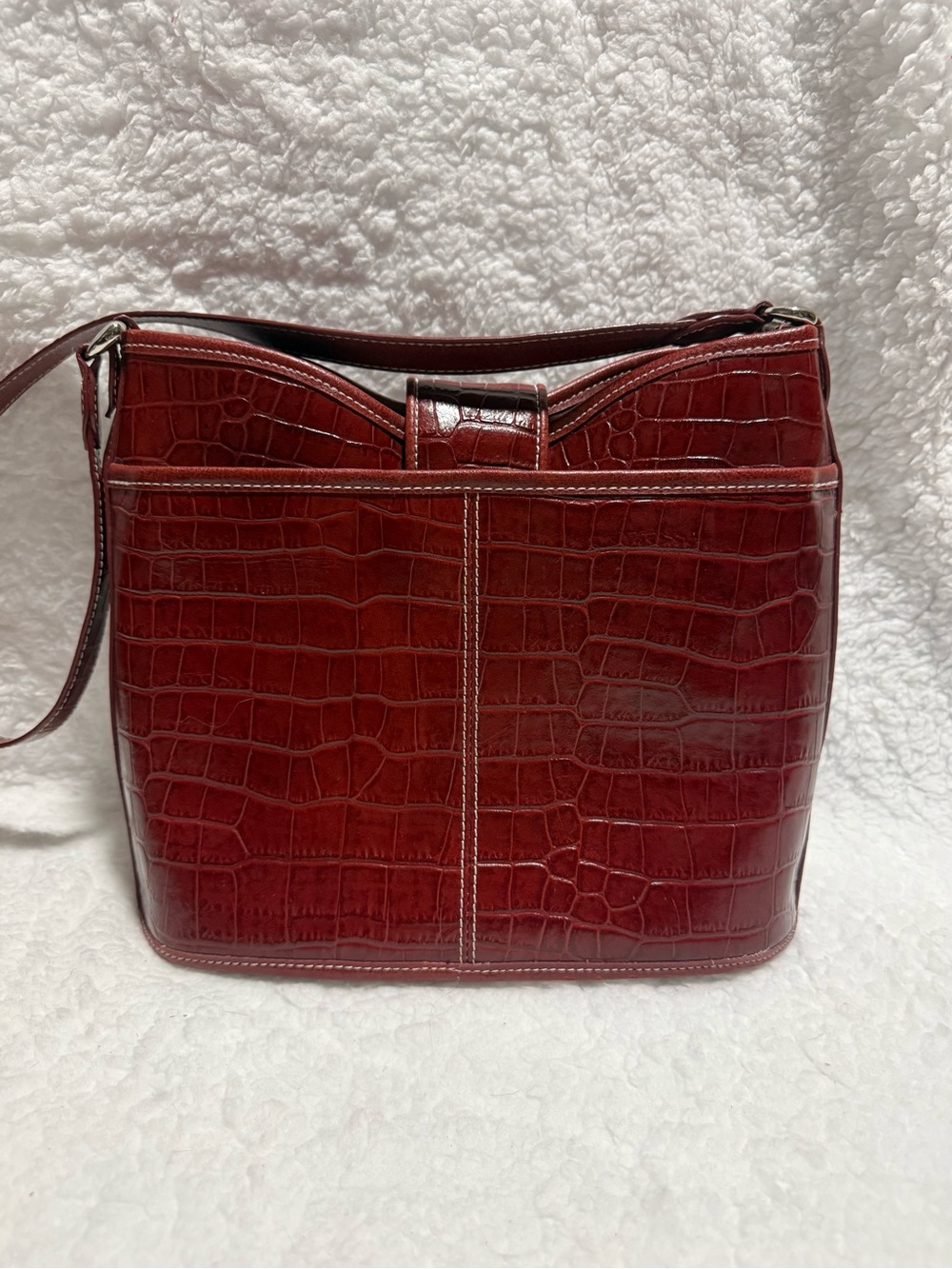 Women's Croc-Embossed Leather Shoulder Bag - Burgundy - Picture 2 of 11